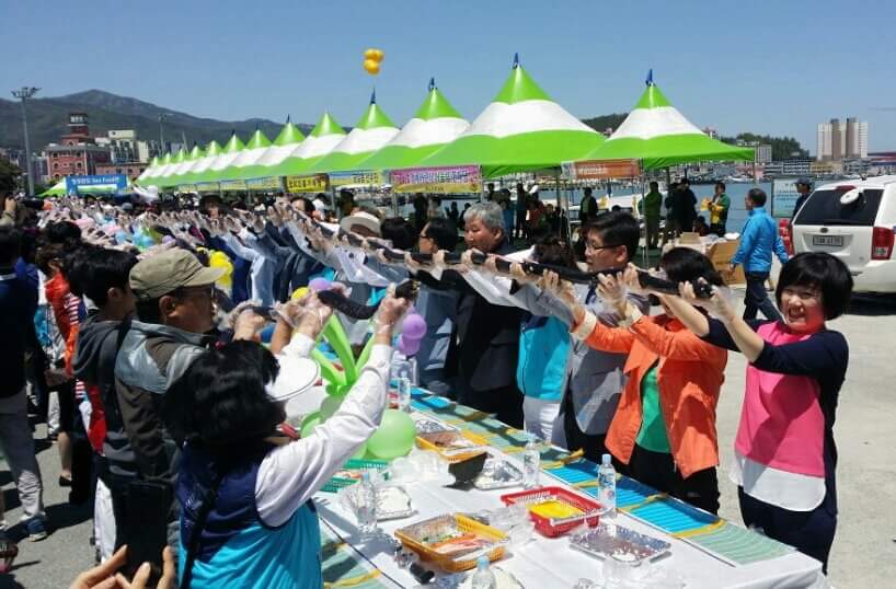 장보고 수산물축제에서 216M 해조류 대형김밥 체험하세요!